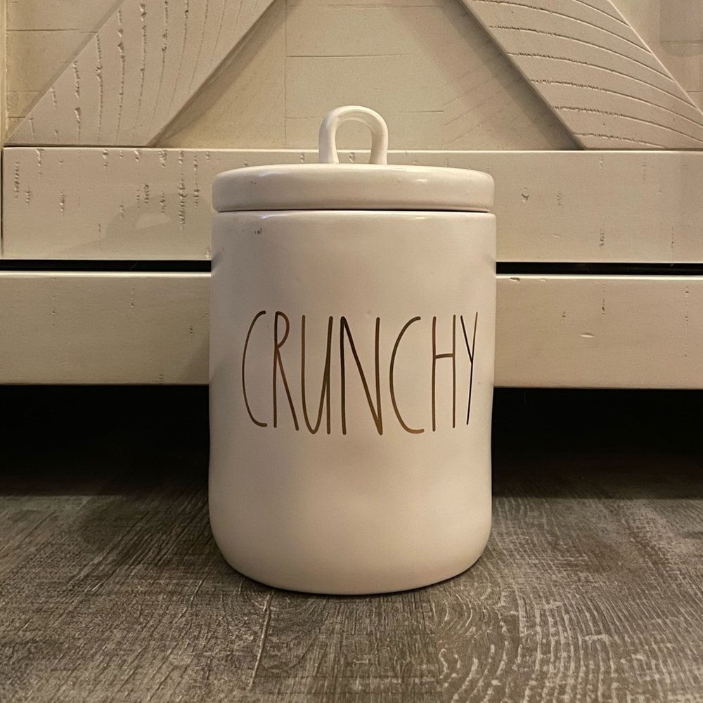Rae Dunn CRUNCHY canister